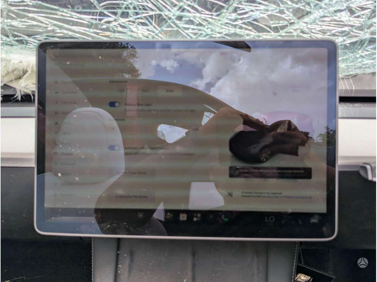 Tesla Model Y dzinējs