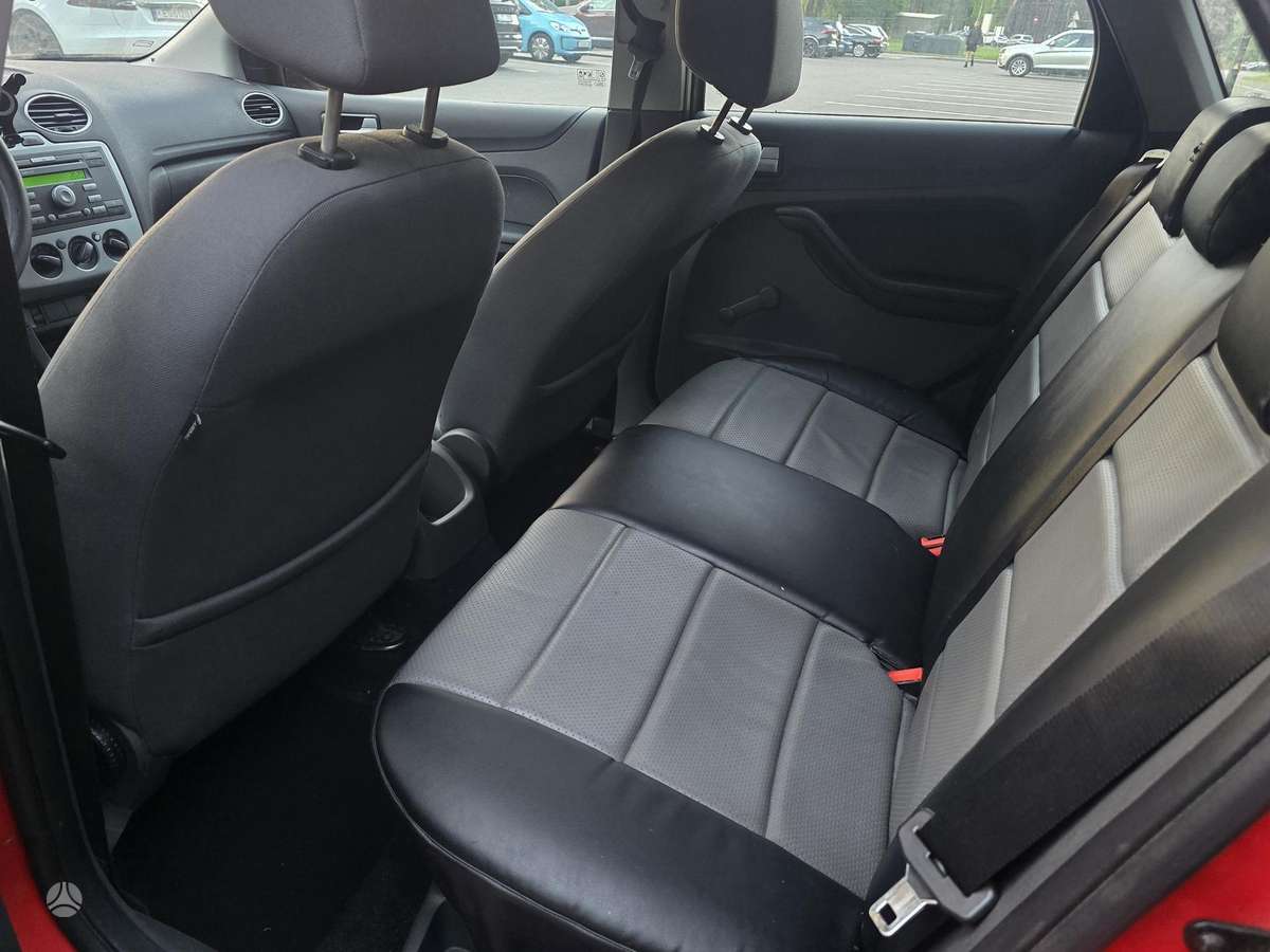 Ford Focus, 1.6 l., hatchback