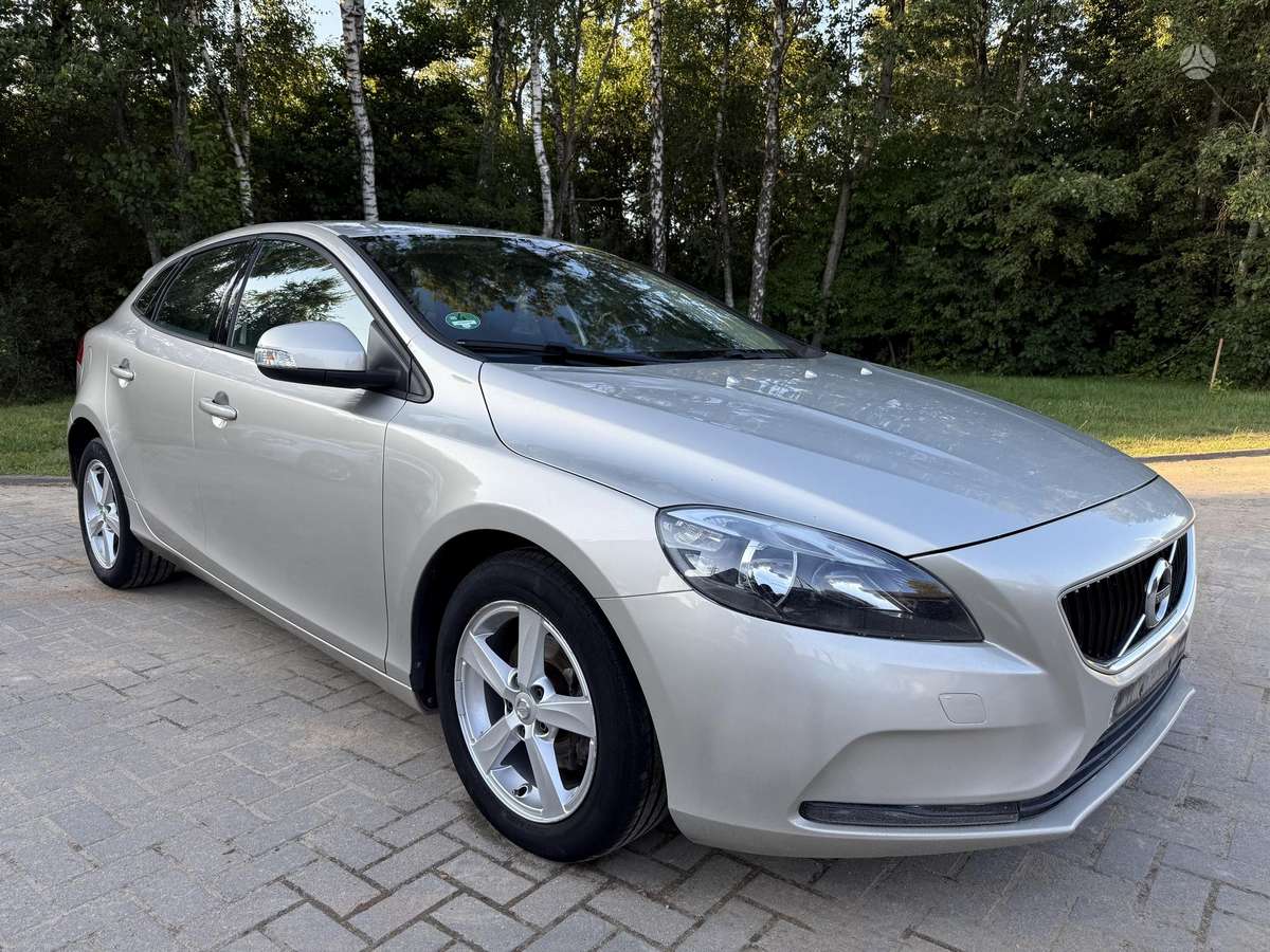 Volvo V40, 2.0 l., Хэтчбек