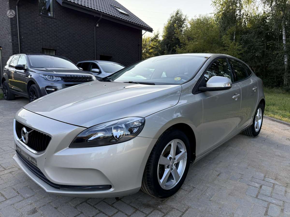 Volvo V40, 2.0 l., Хэтчбек