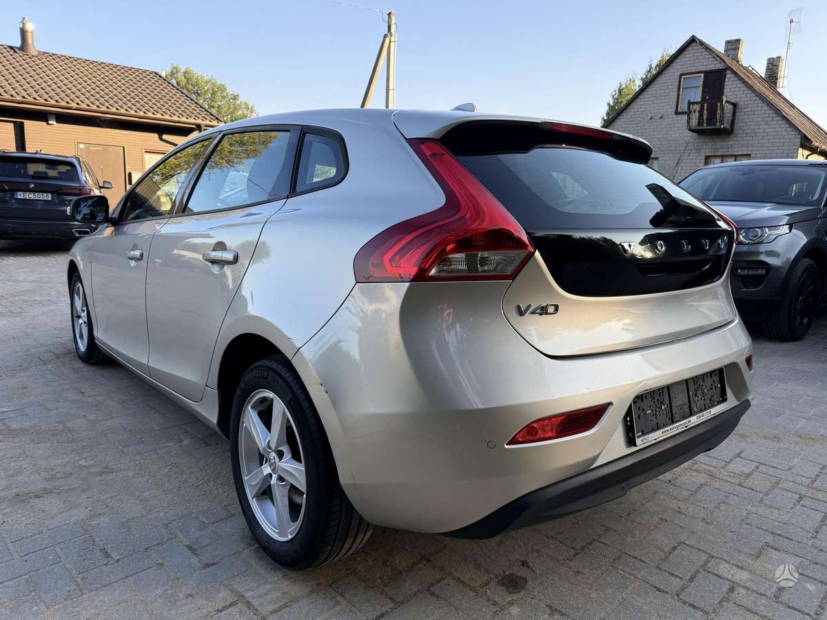 Volvo V40, 2.0 l., Хэтчбек