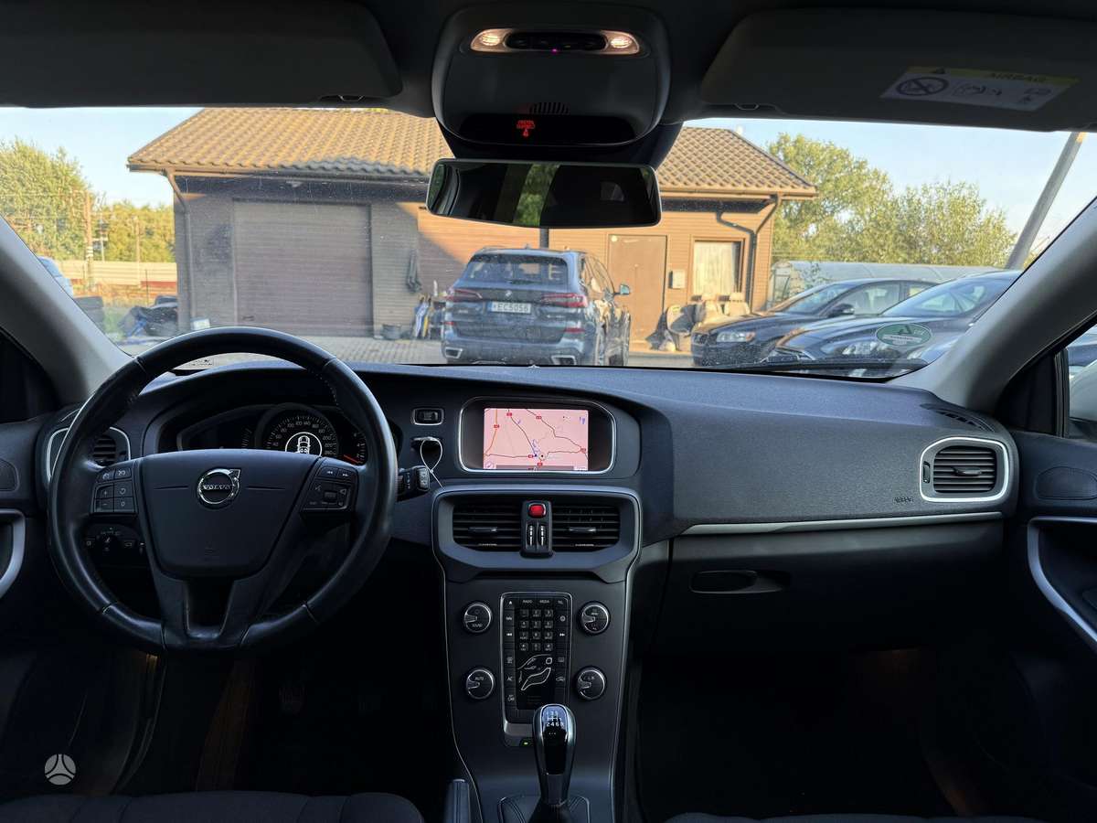 Volvo V40, 2.0 l., Хэтчбек