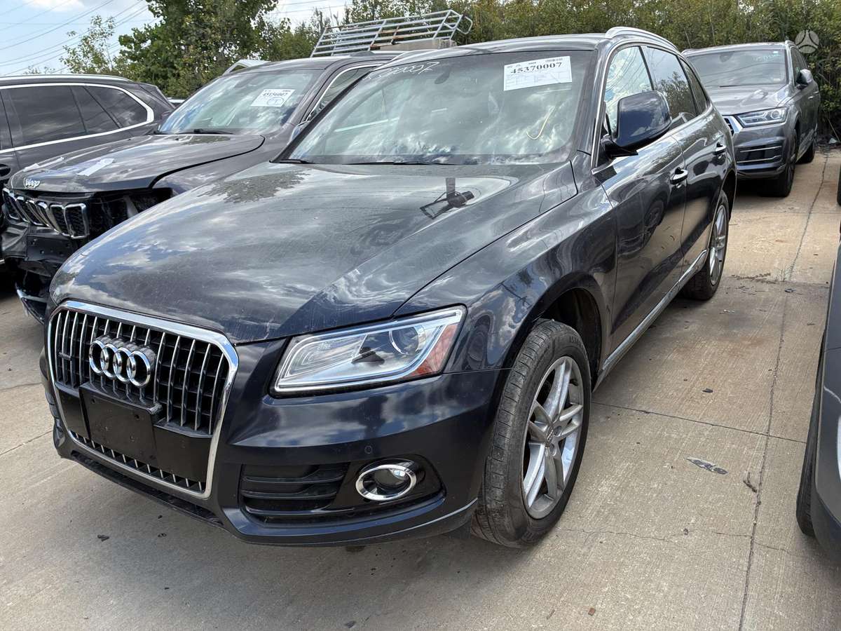 Audi Q5, 2.0 l., off-road / crossover