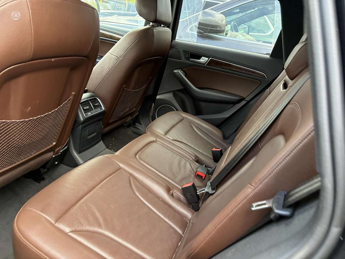 Audi Q5, 2.0 l., off-road / crossover