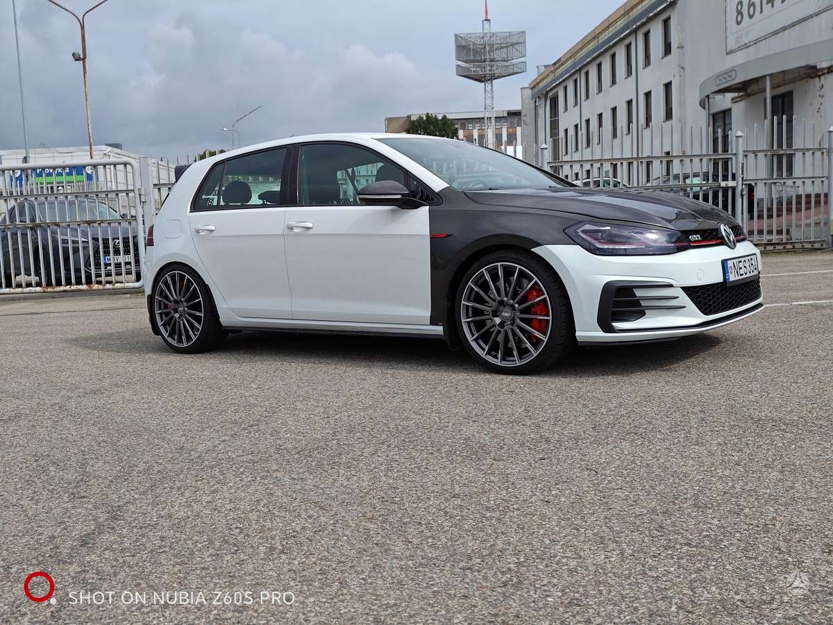 Volkswagen Golf - 2