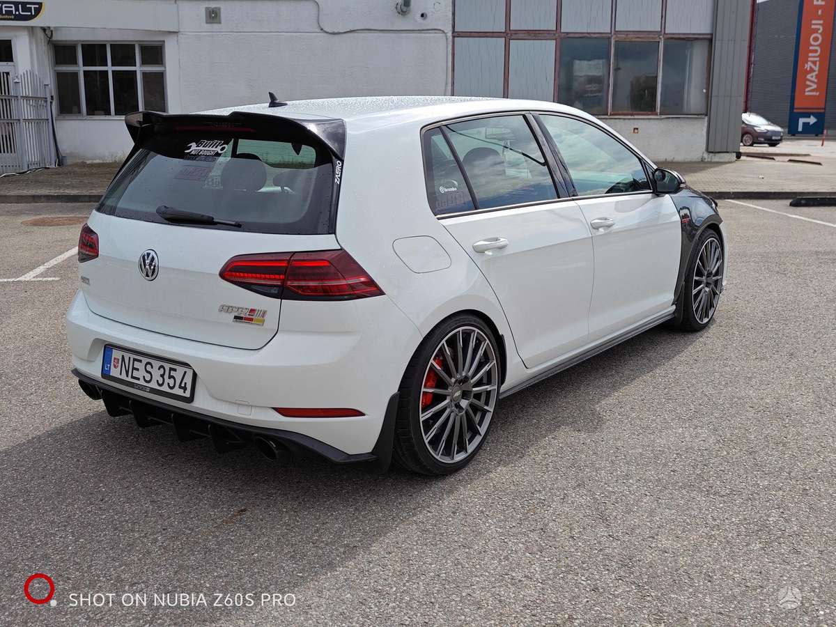 Volkswagen Golf - 5