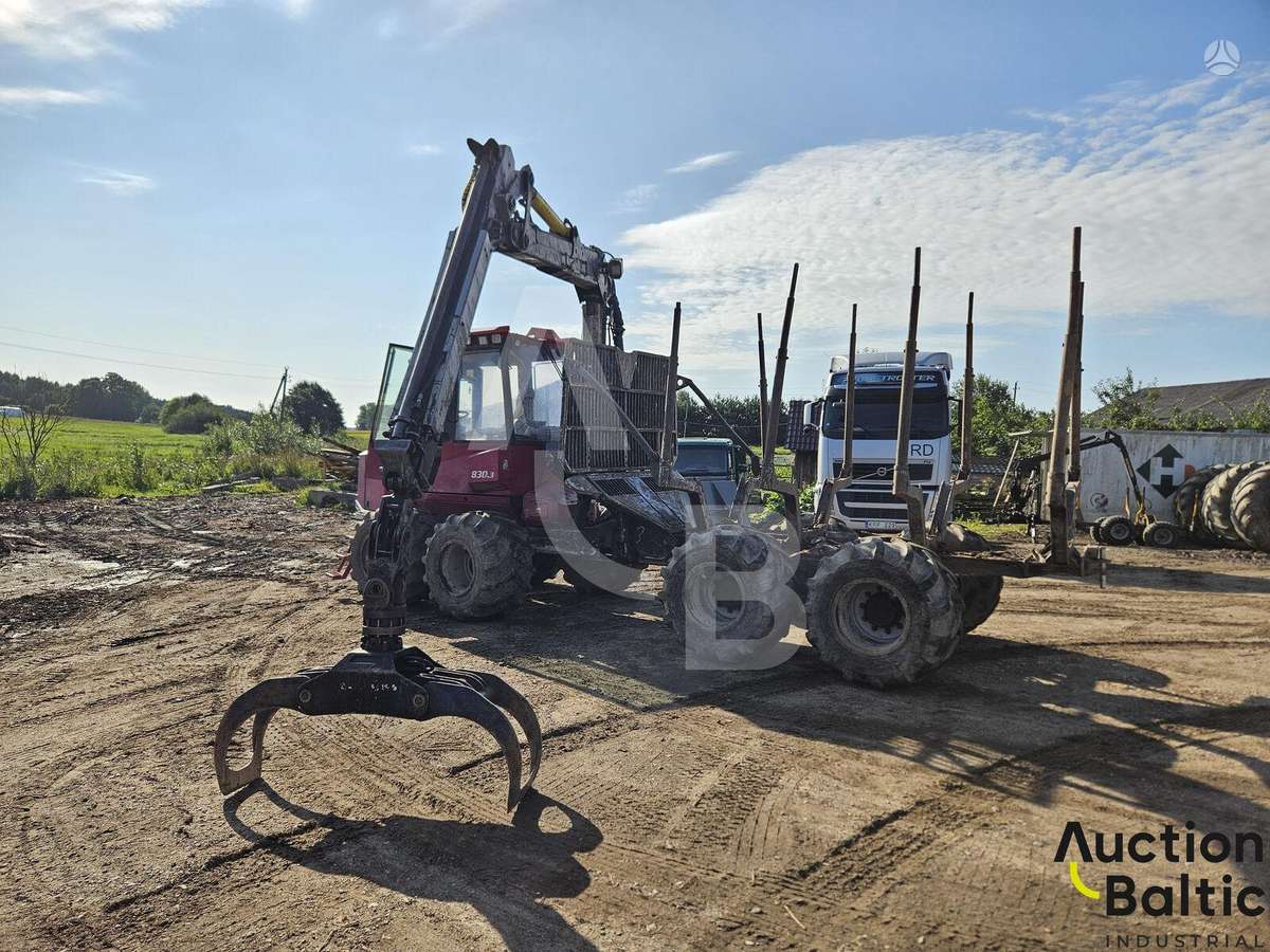 Komatsu 830, форвардеры