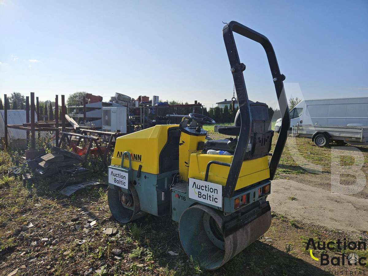 Ammann AV 16, vibrator / compactor
