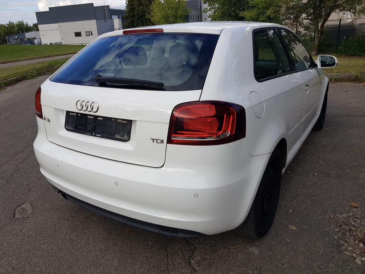 Audi A3, 1.6 l., Хэтчбек