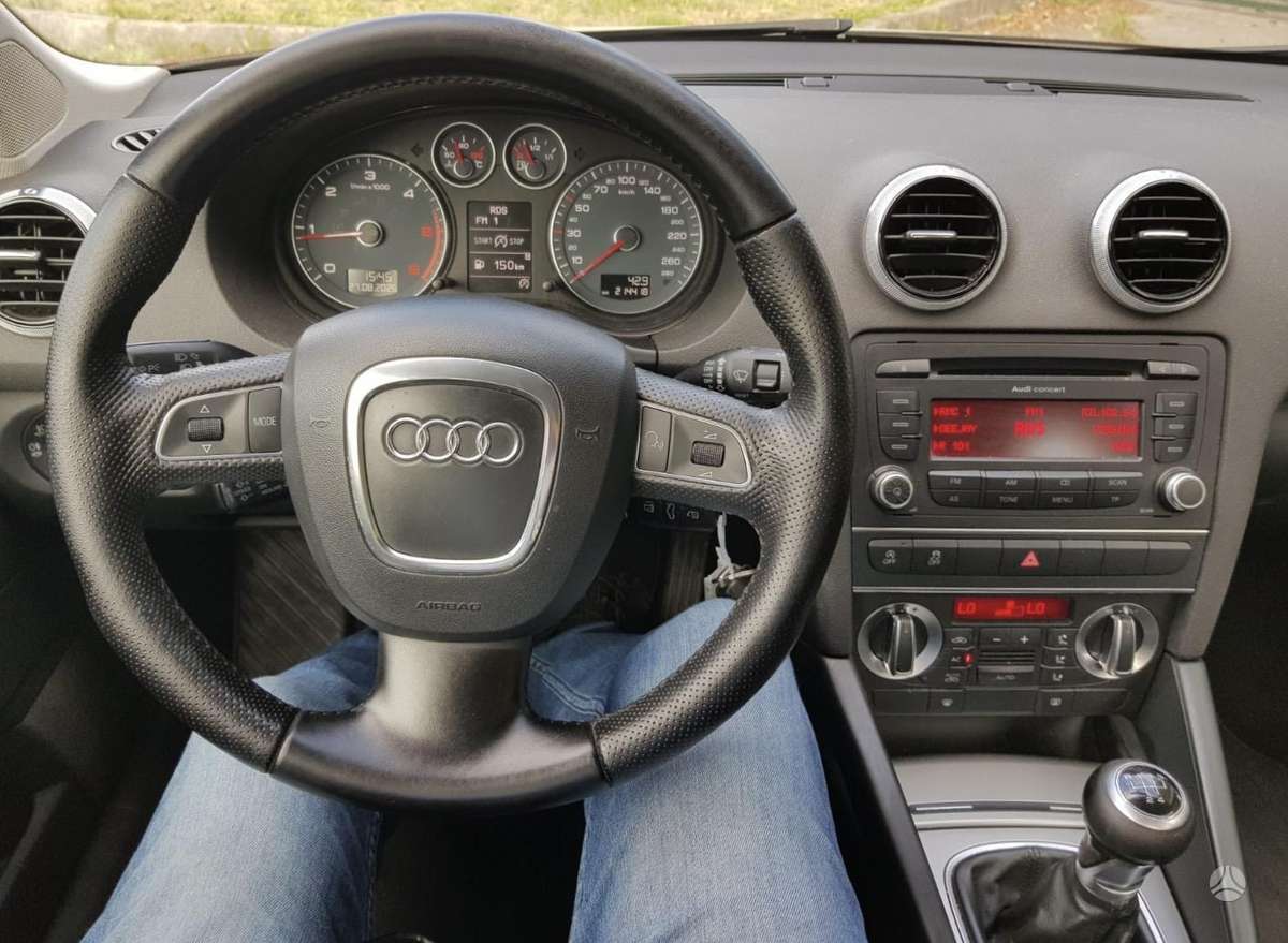 Audi A3, 1.6 l., Хэтчбек