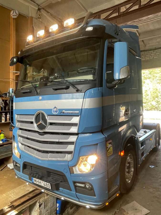 Mercedes-Benz Actros, double sleeper