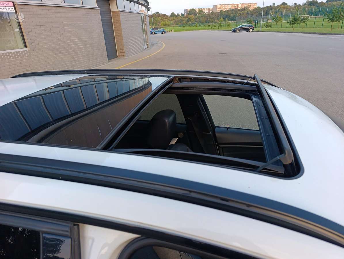 BMW 325, Универсал