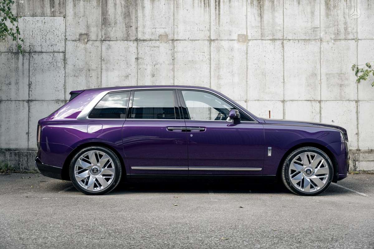 Rolls-Royce Cullinan, 6.8 l., Седан