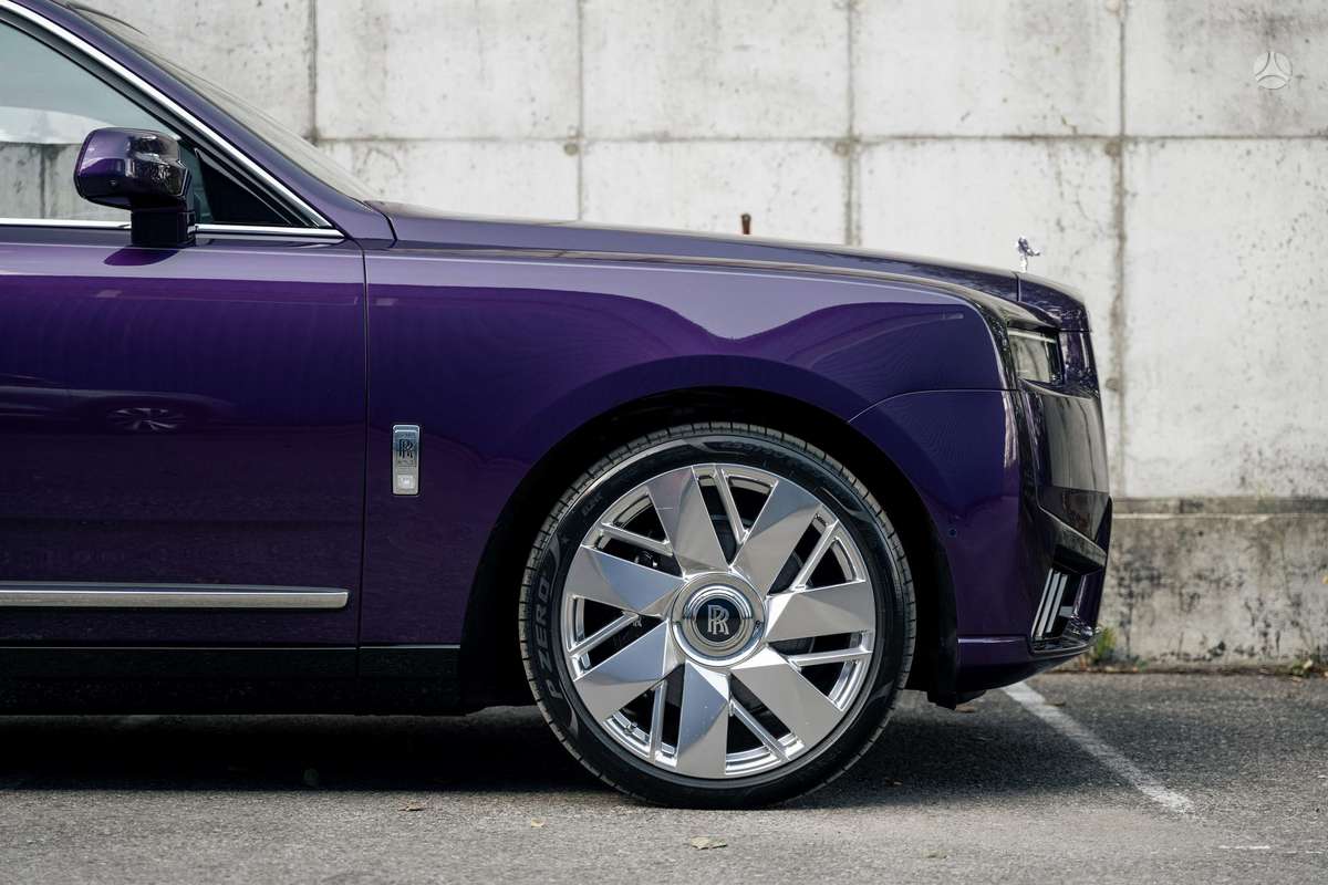Rolls-Royce Cullinan, 6.8 l., Седан