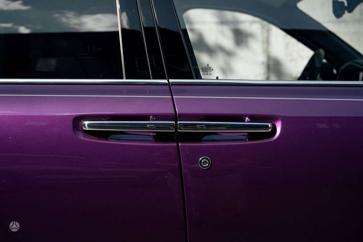 Rolls-Royce Cullinan, 6.8 l., Седан