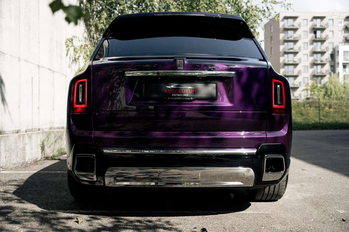 Rolls-Royce Cullinan, 6.8 l., Седан