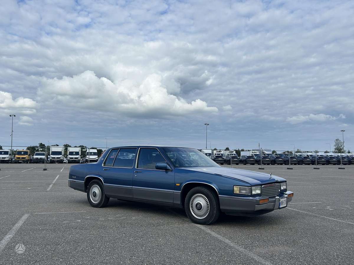 Cadillac DeVille, 4.5 l., Седан