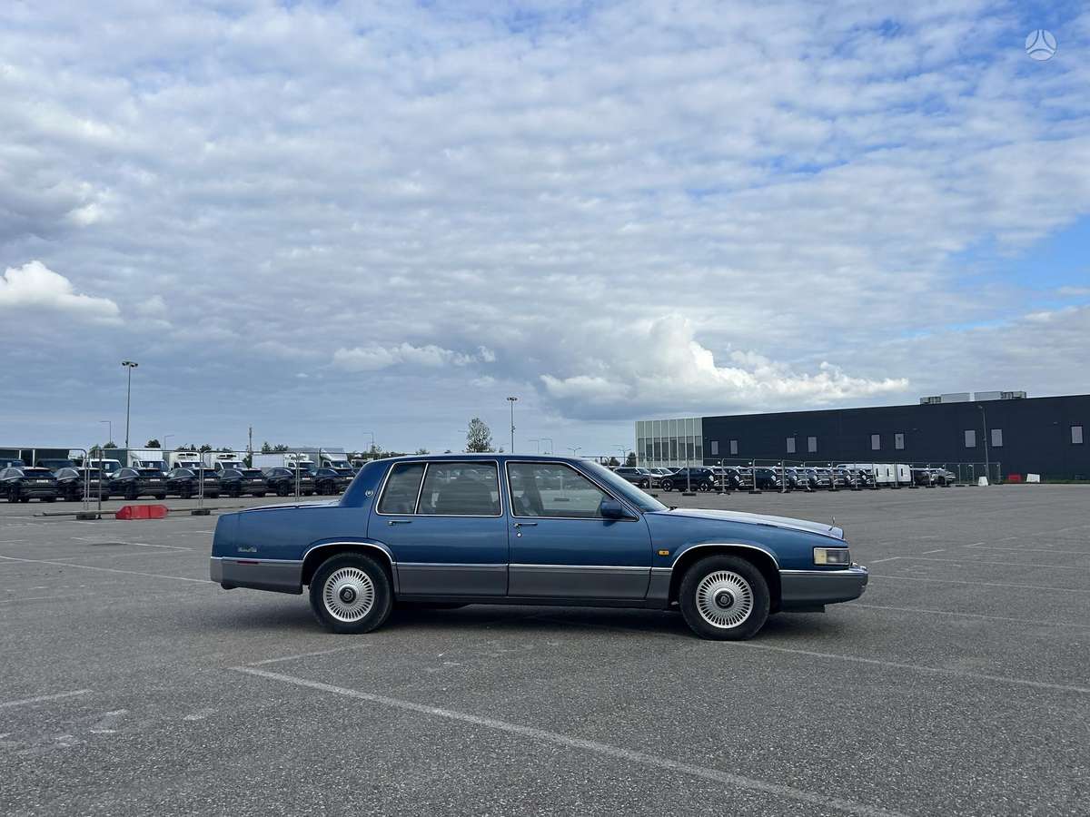 Cadillac DeVille, 4.5 l., Седан