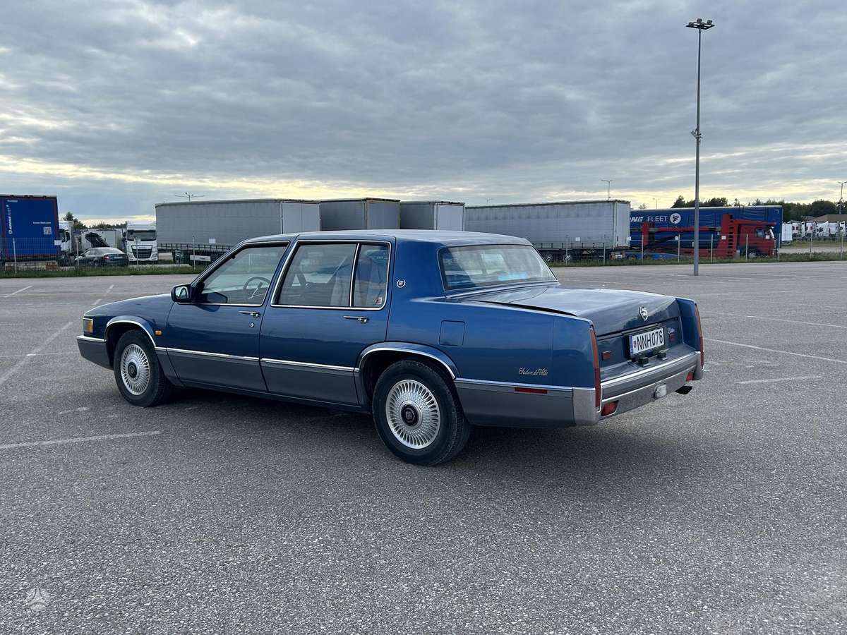 Cadillac DeVille, 4.5 l., Седан