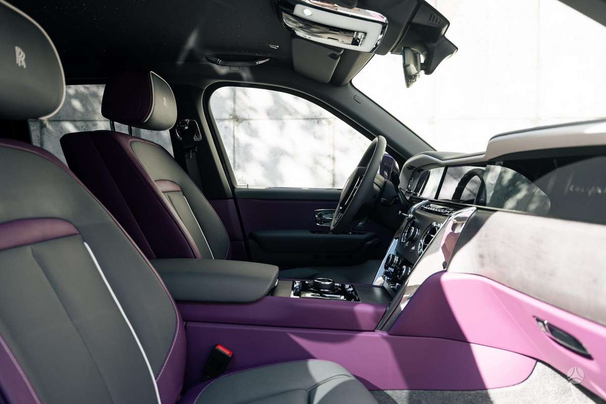 Rolls-Royce Cullinan, 6.8 l., Седан