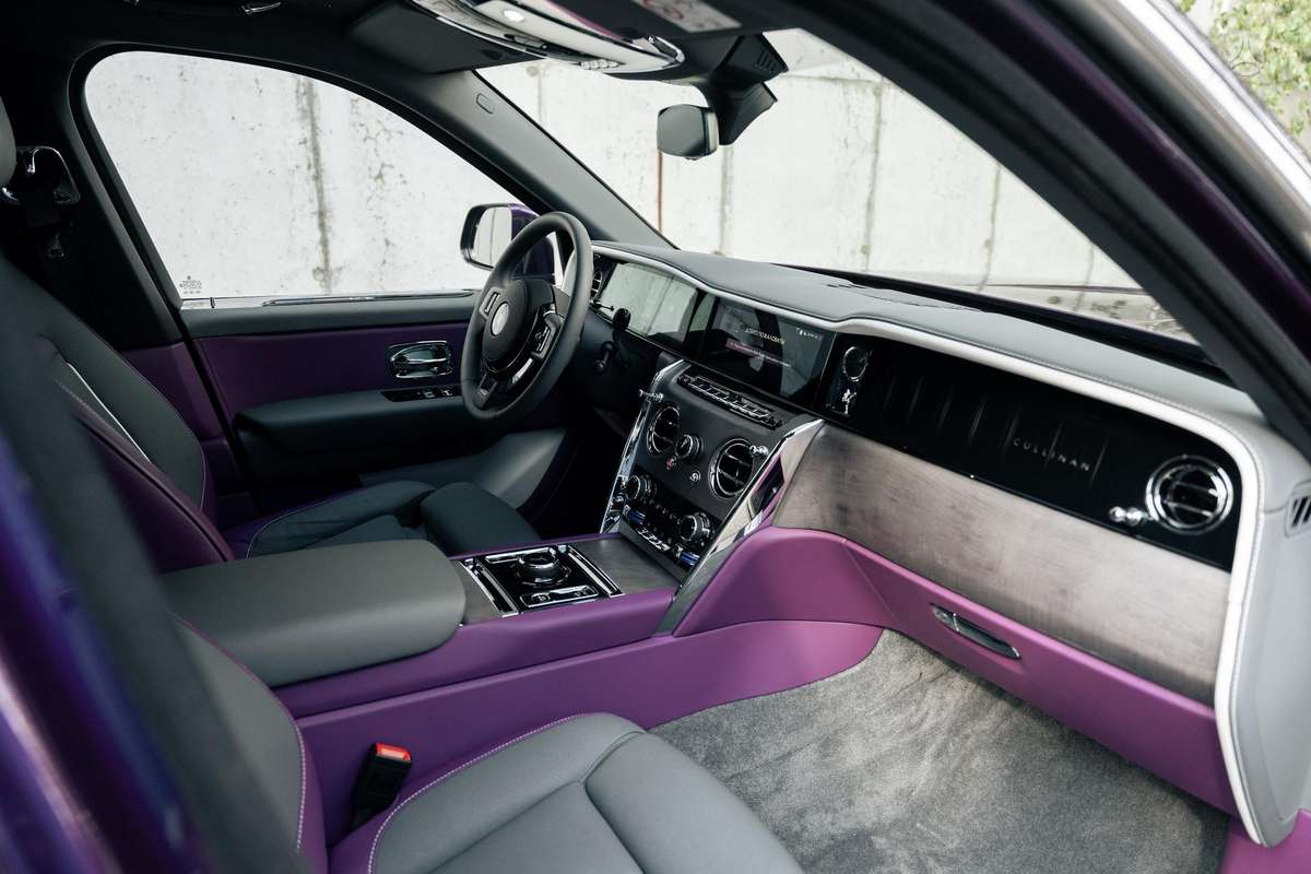 Rolls-Royce Cullinan, 6.8 l., Седан