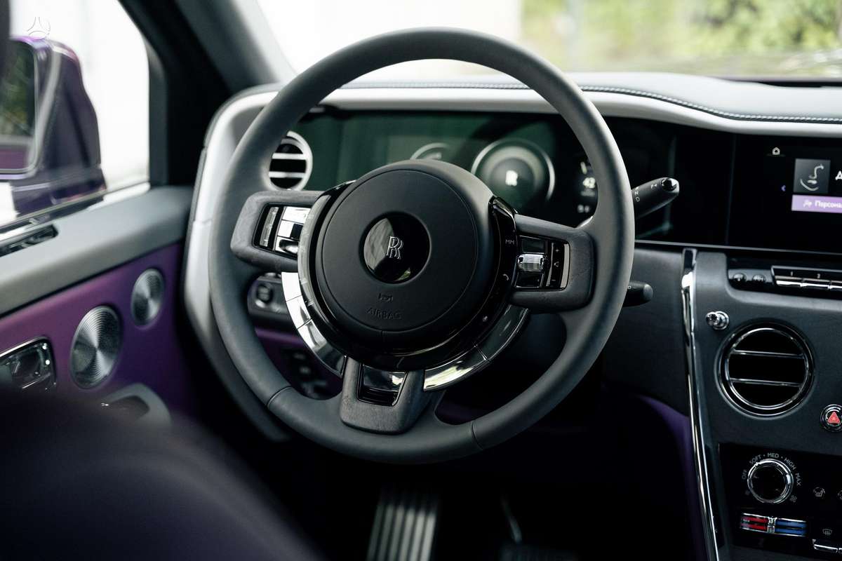 Rolls-Royce Cullinan, 6.8 l., Седан