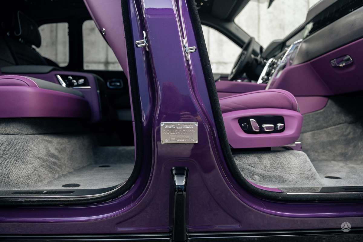 Rolls-Royce Cullinan, 6.8 l., Седан