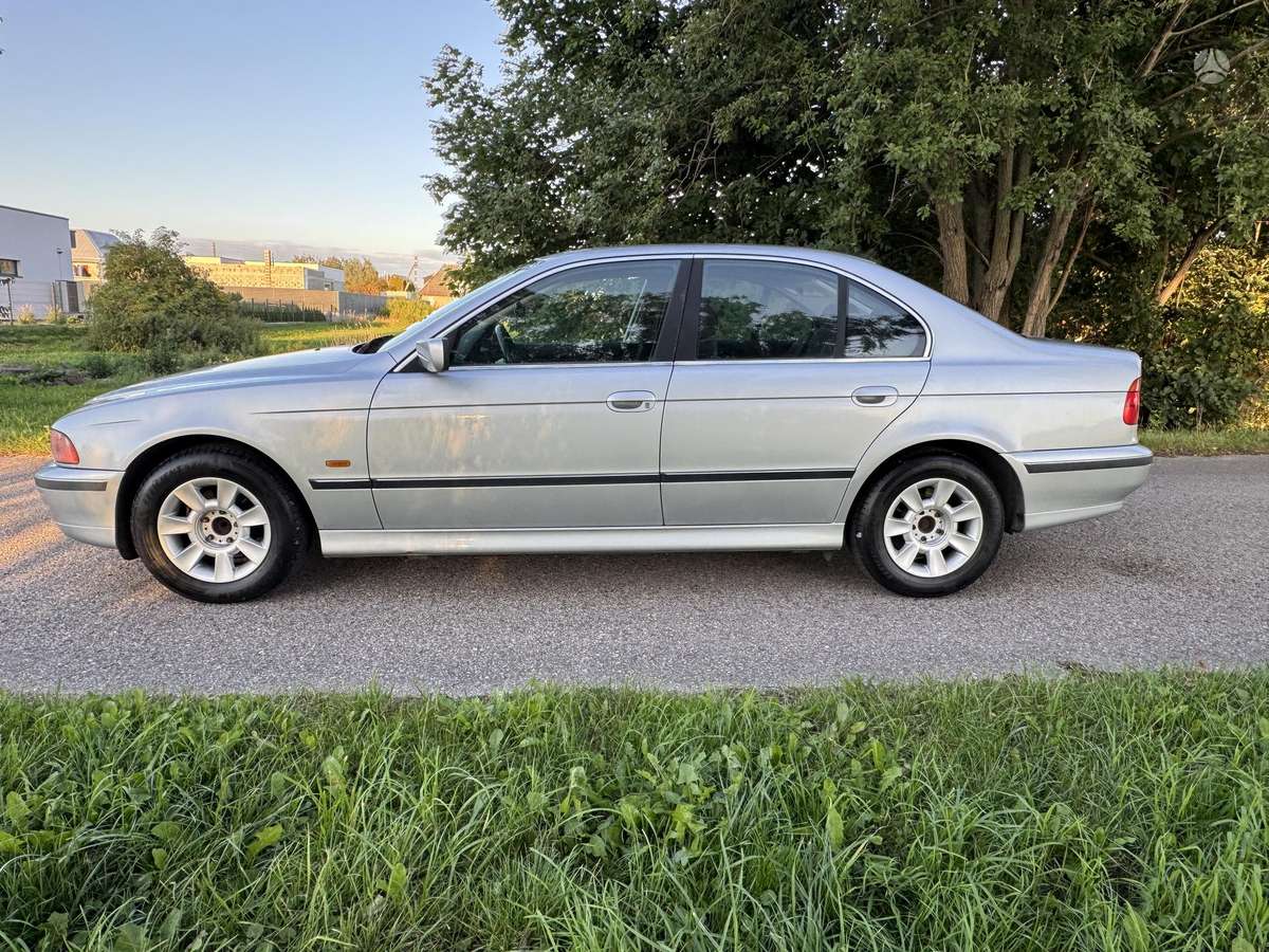 BMW 525, 2.5 l., Седан