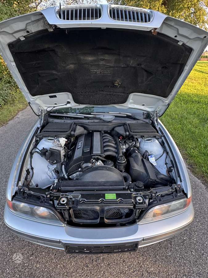 BMW 525, 2.5 l., Седан