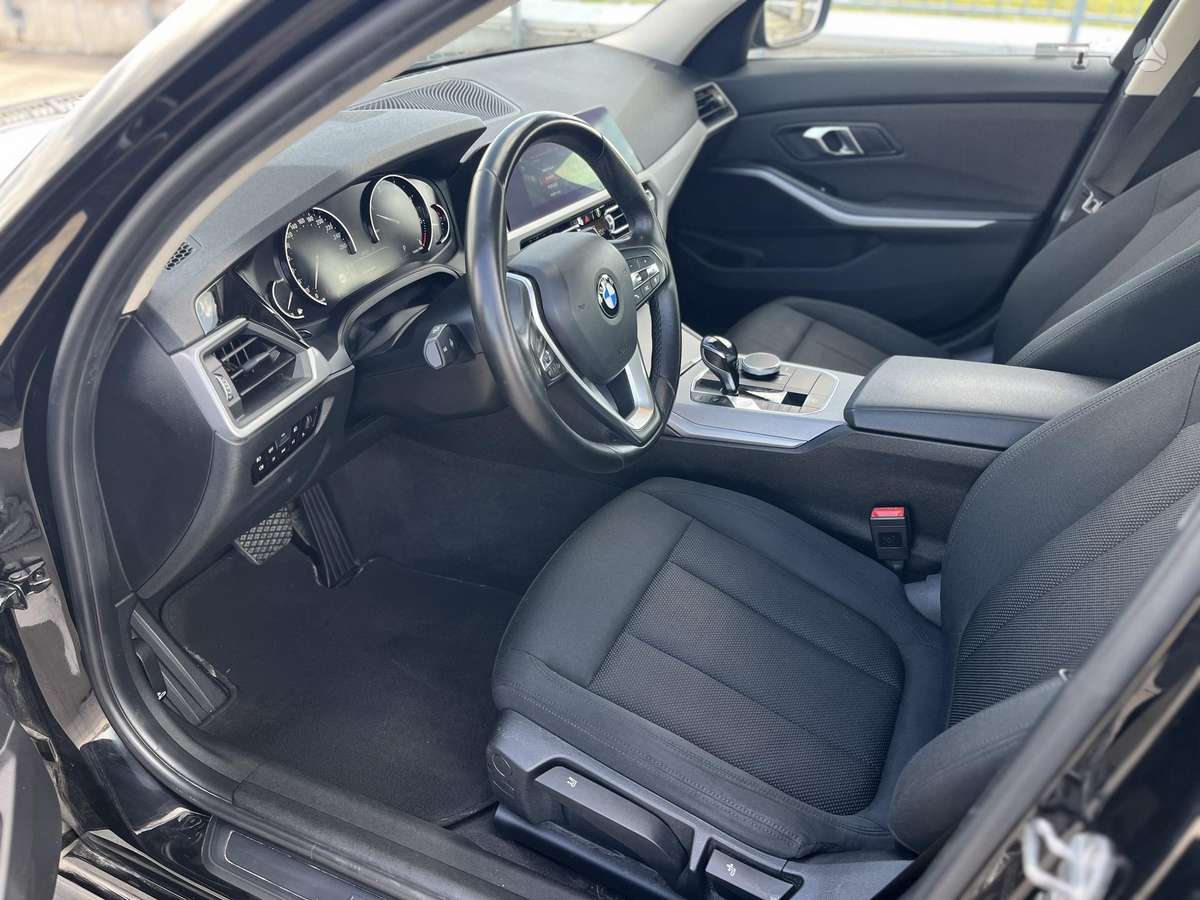 BMW 318, 2.0 l., Седан