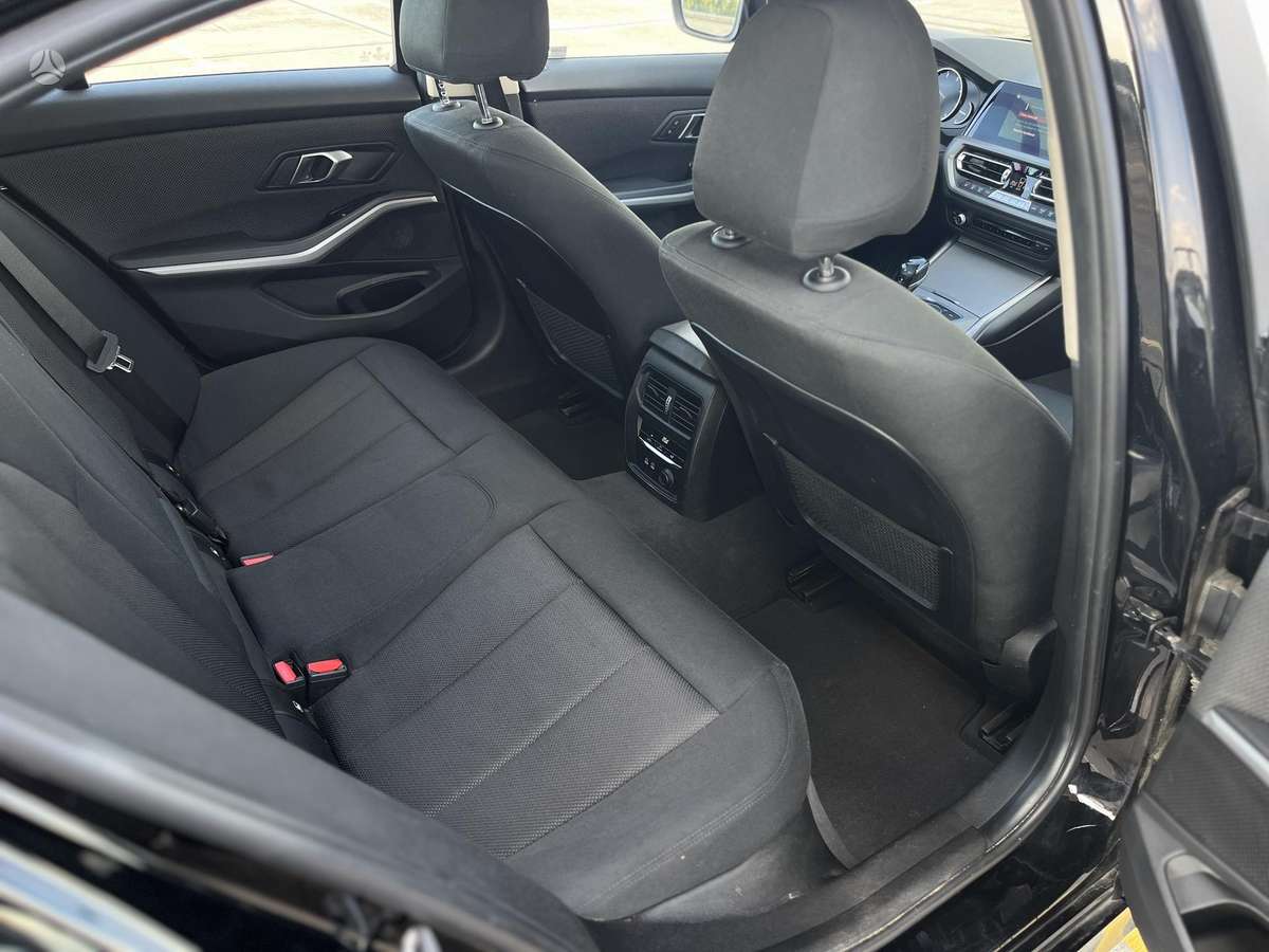 BMW 318, 2.0 l., Седан