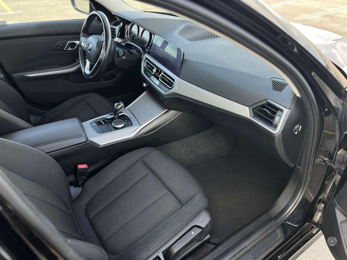 BMW 318, 2.0 l., Седан