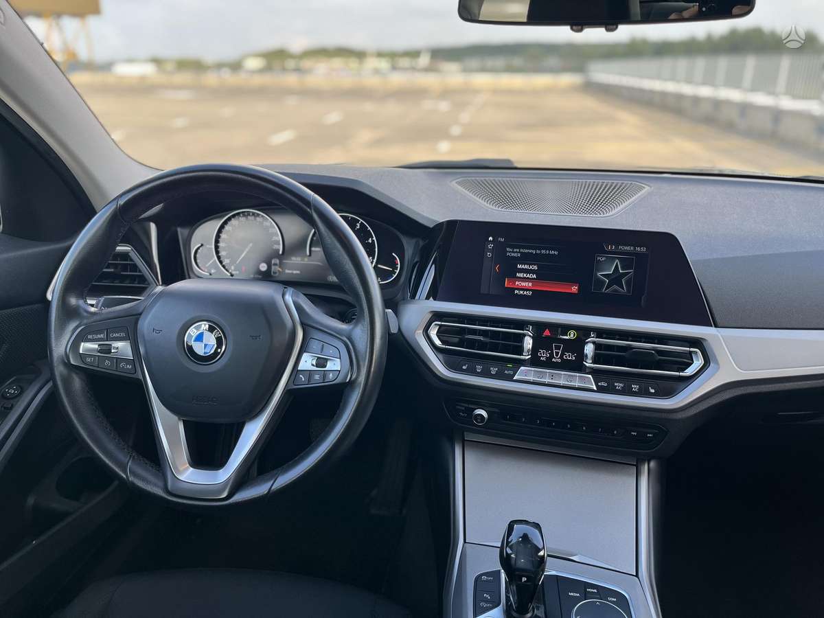 BMW 318, 2.0 l., Седан