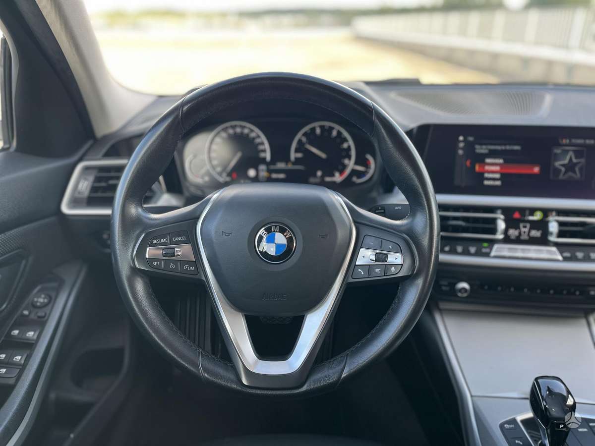 BMW 318, 2.0 l., Седан