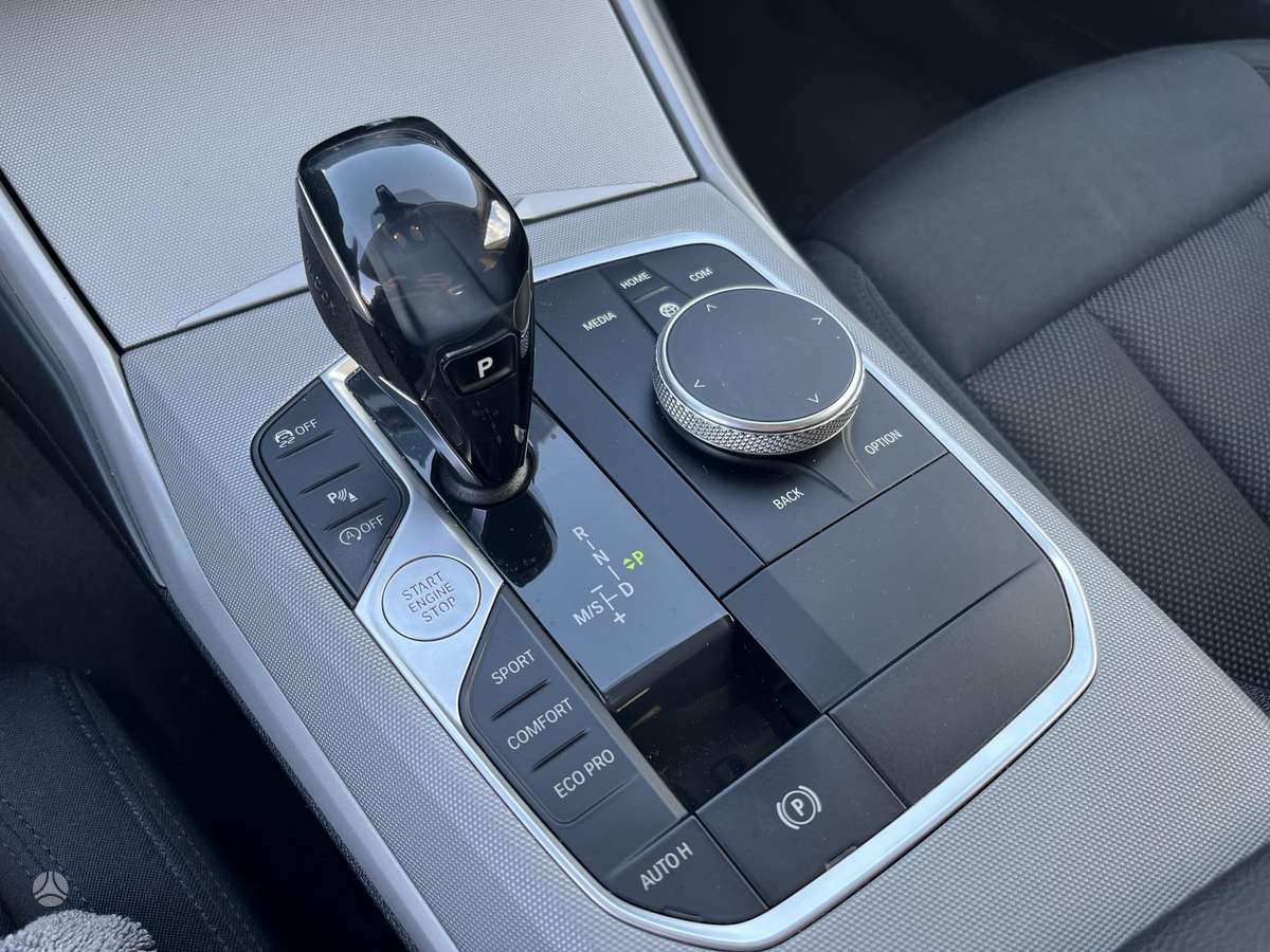 BMW 318, 2.0 l., Седан