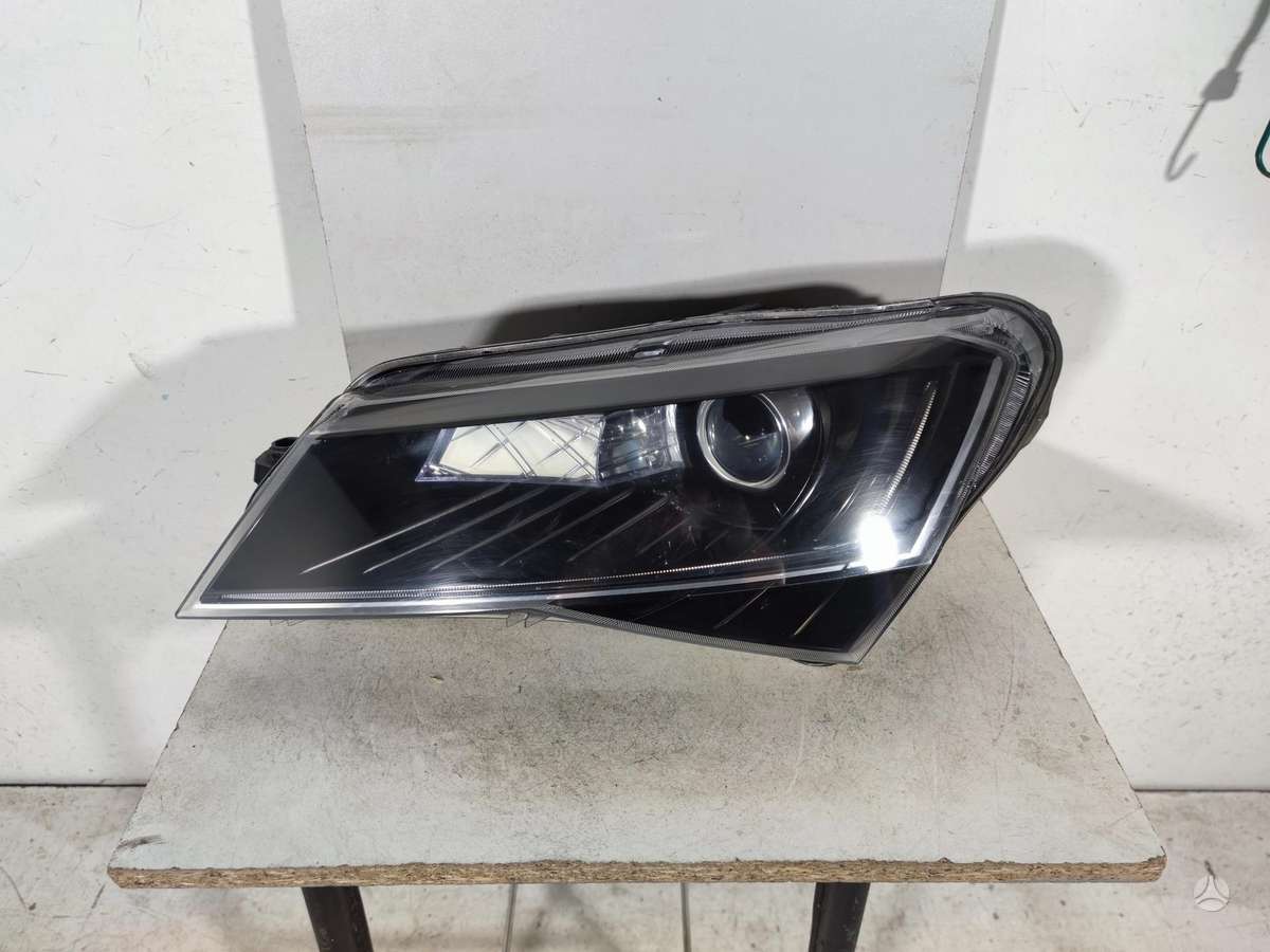 Skoda Superb, 3V1941015A, lights