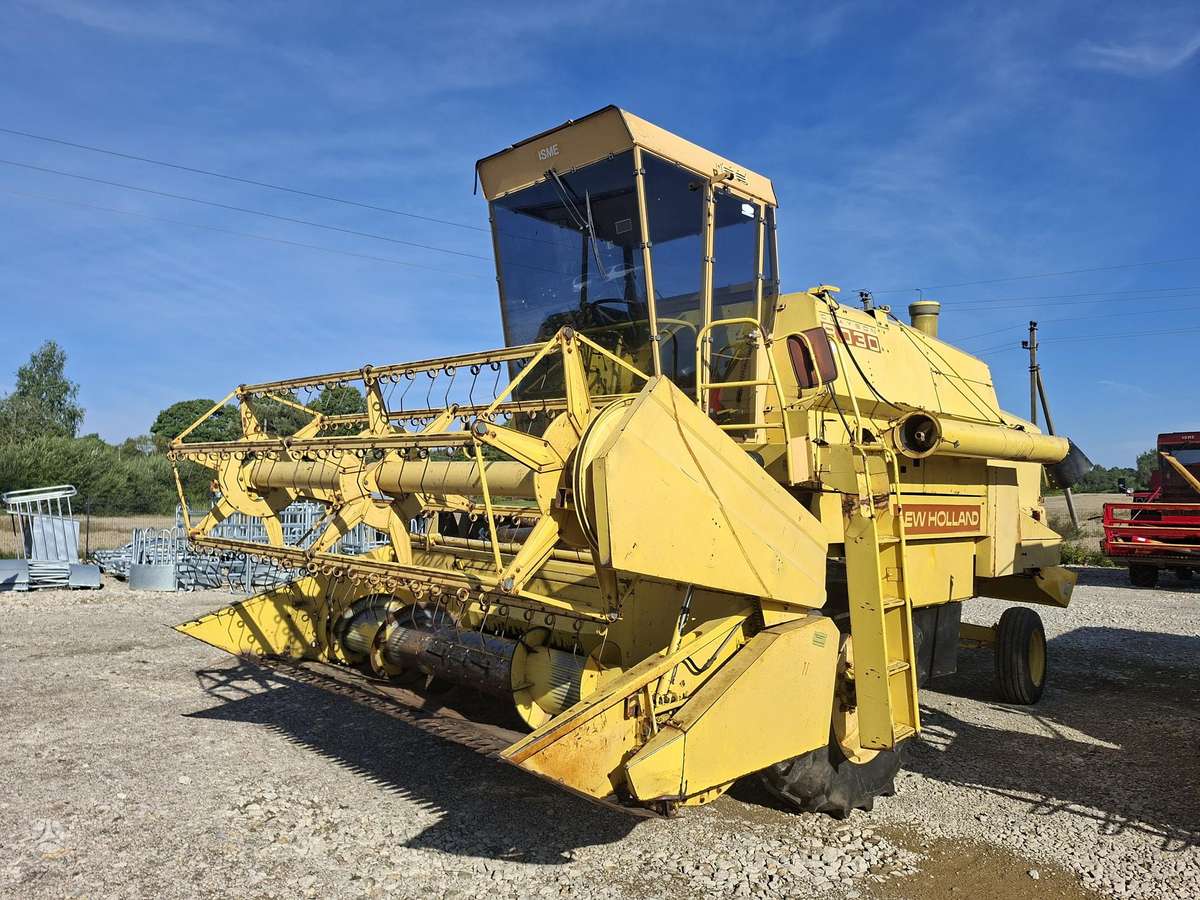 New Holland 8030, kombainai