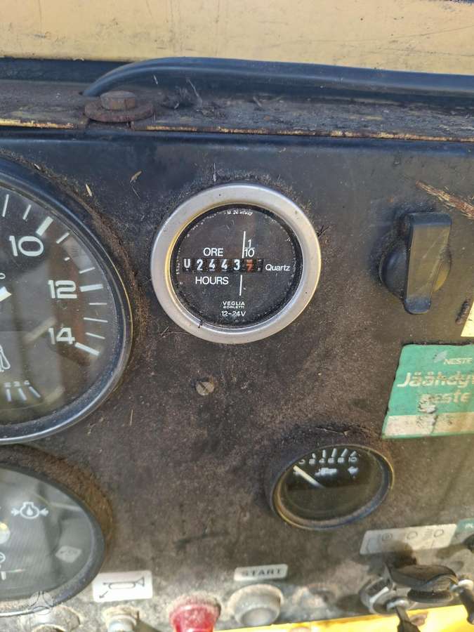 New Holland 8030, комбайны