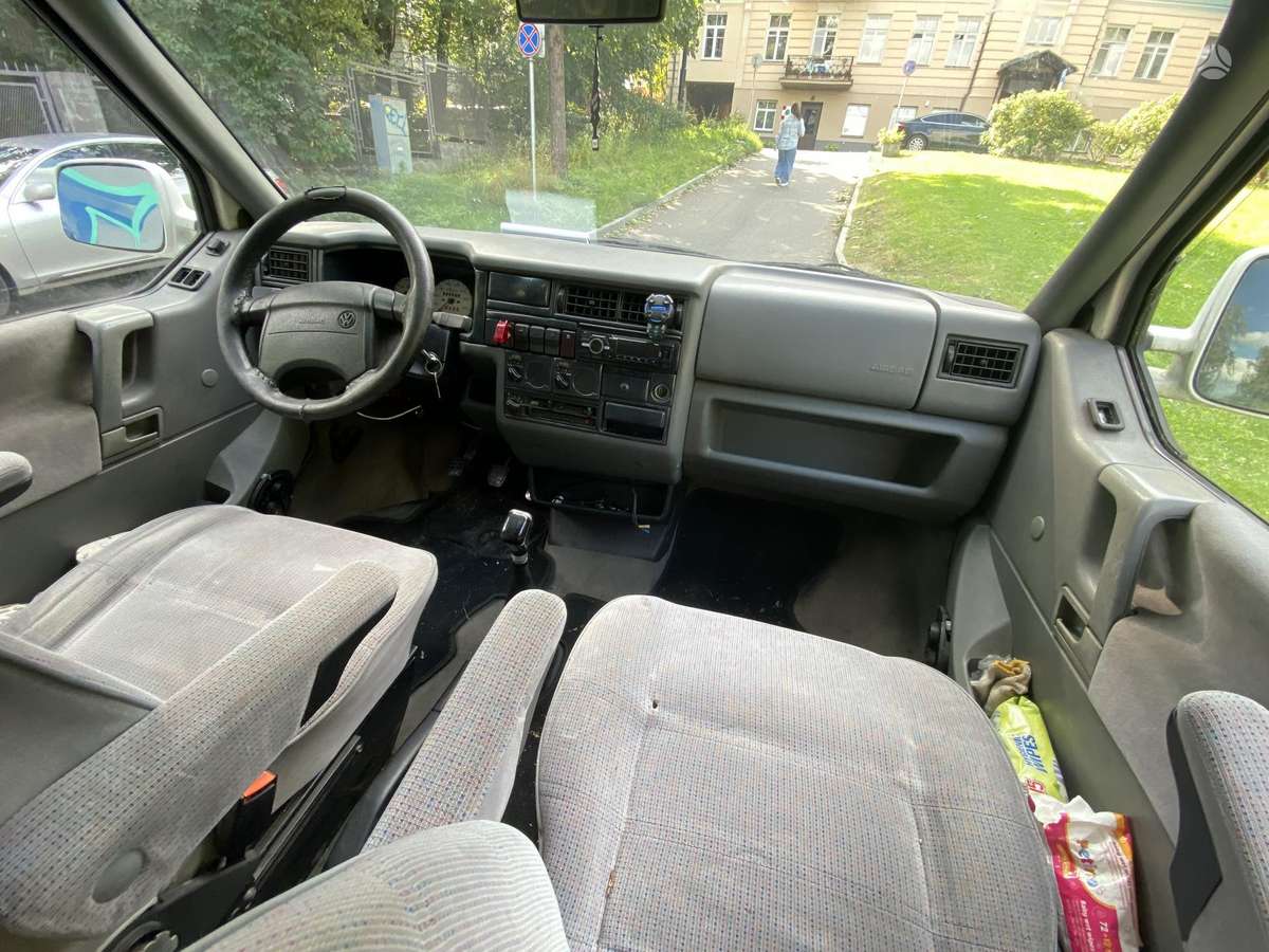 Volkswagen Transporter - 4