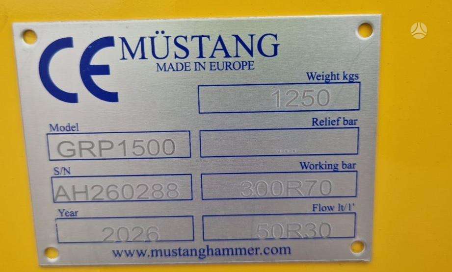 -Kita- Mustang GRP1500, grapples