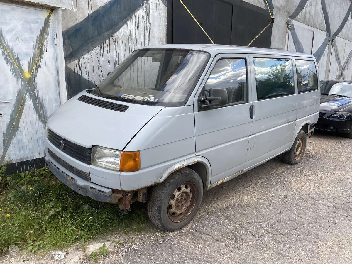 Volkswagen Transporter - 11