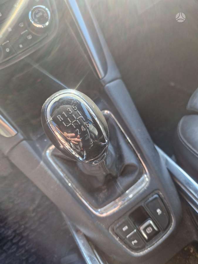 Opel Zafira Tourer dalimis