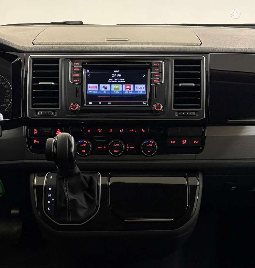 Volkswagen Multivan, 2.0 l., Минивэн