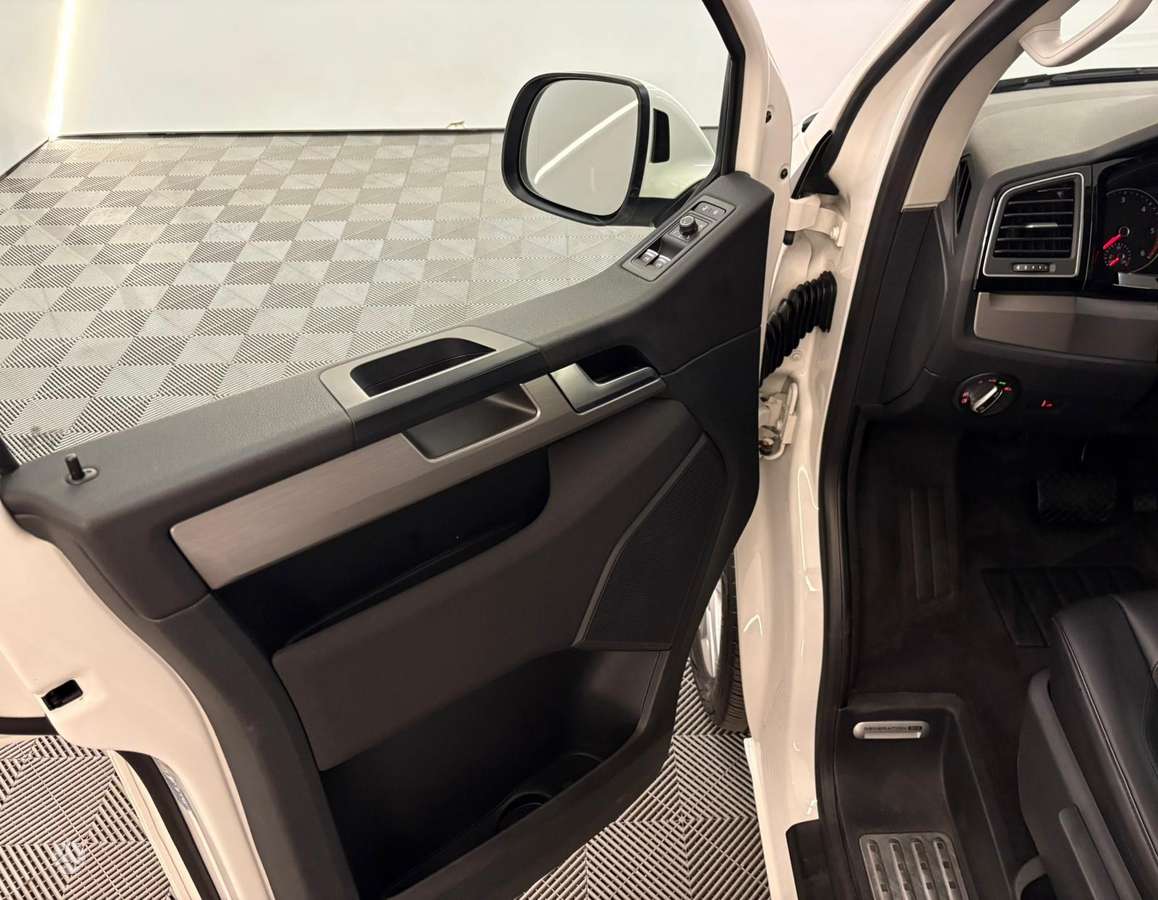 Volkswagen Multivan, 2.0 l., Минивэн