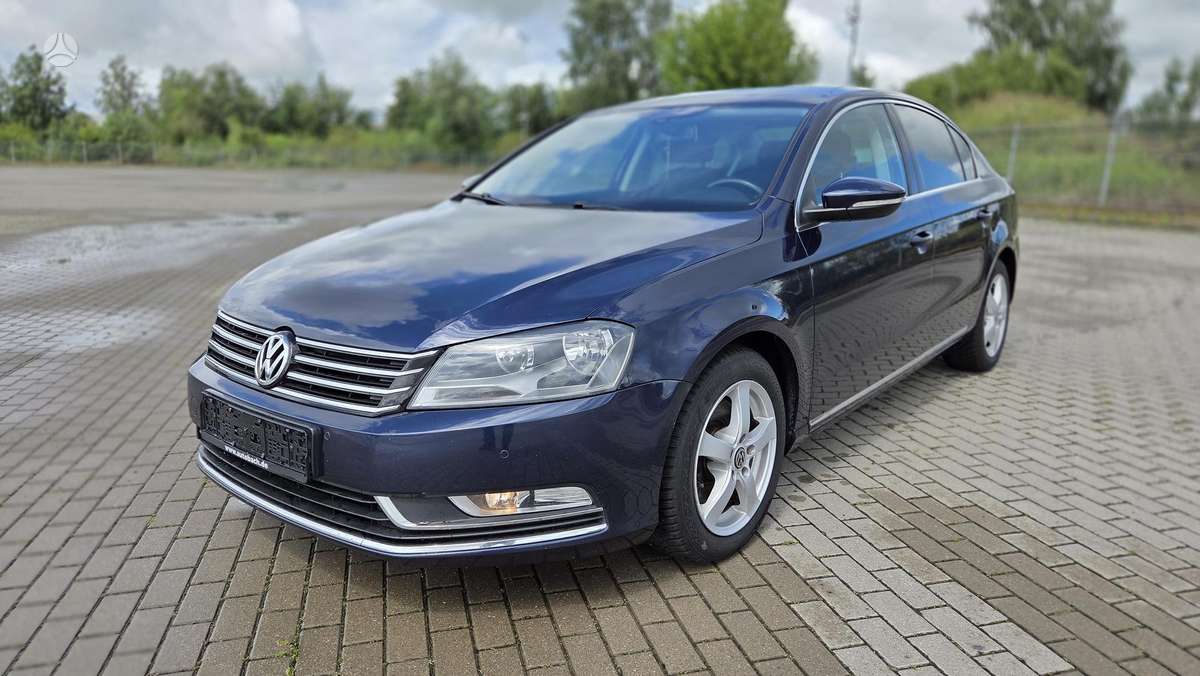 Volkswagen Passat - 1