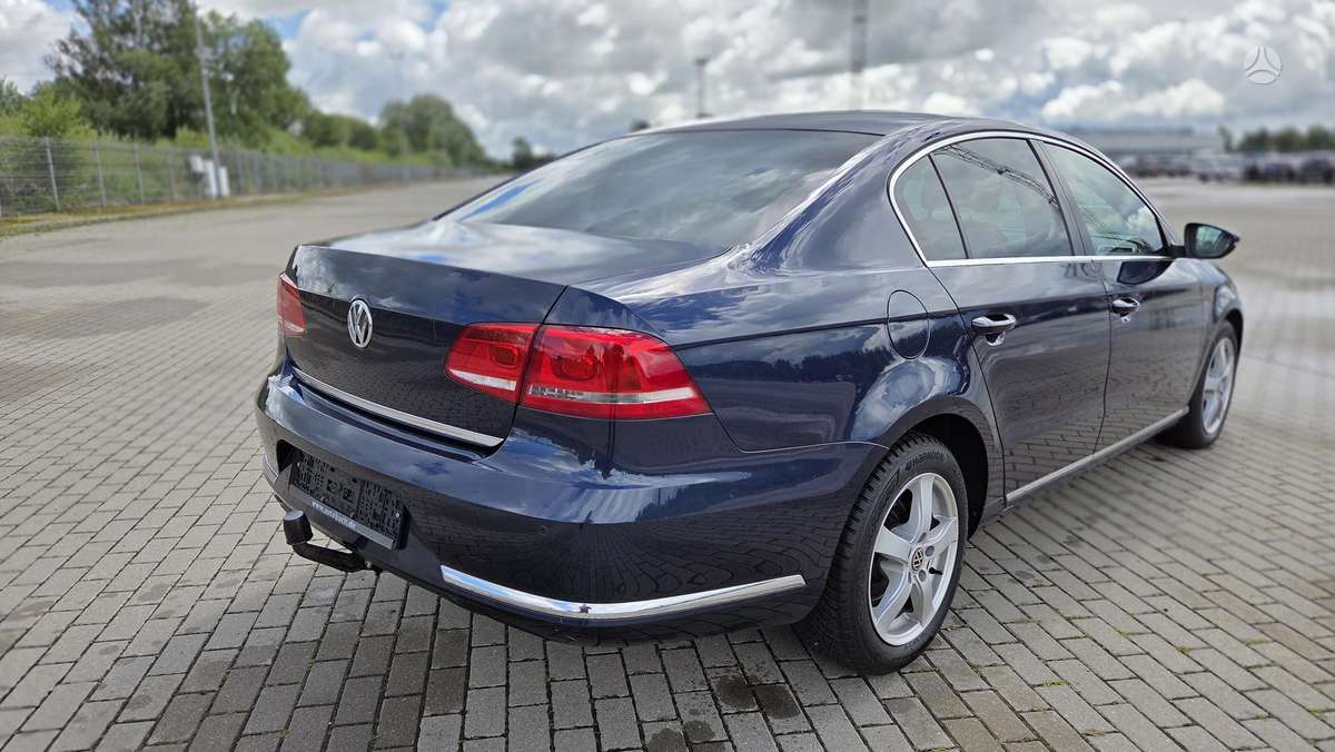 Volkswagen Passat - 4