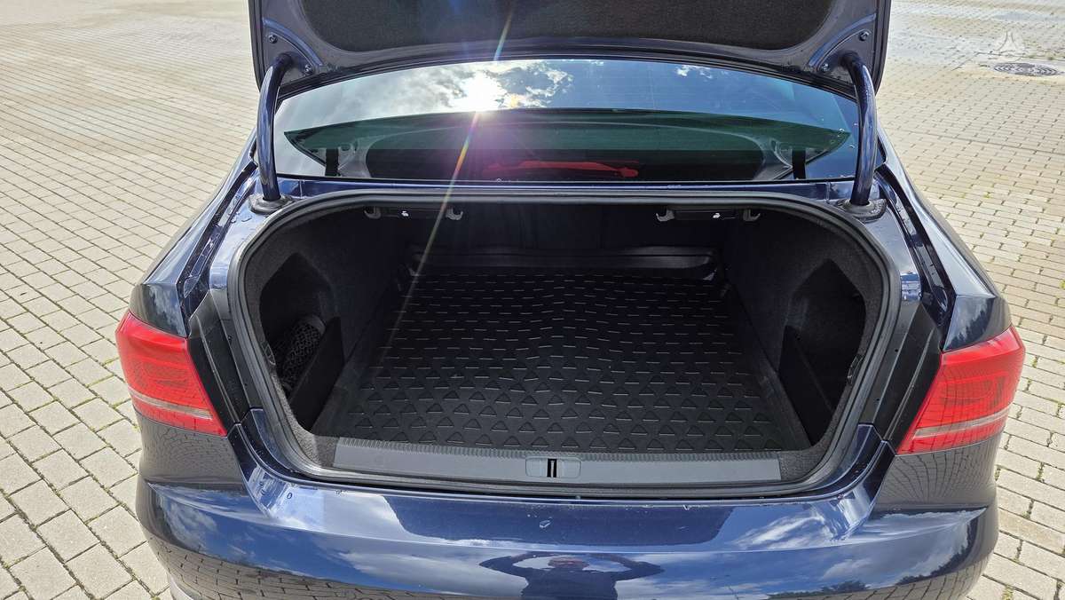 Volkswagen Passat - 6