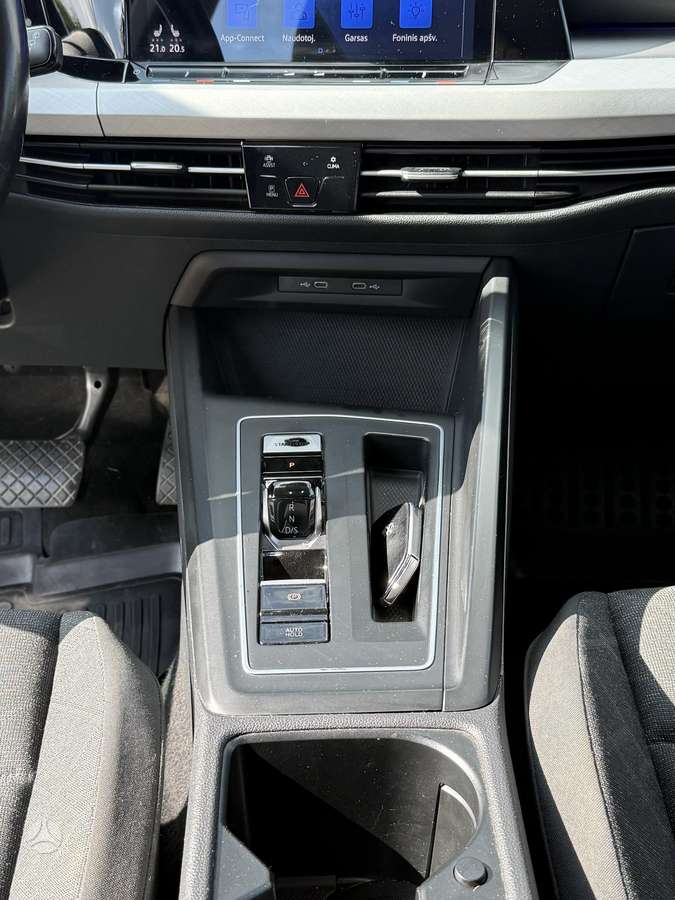 Volkswagen Golf - 11