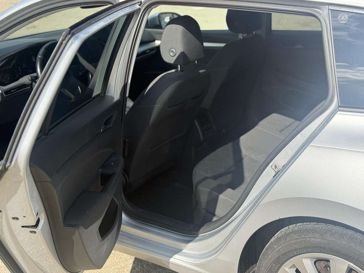Volkswagen Golf - 12