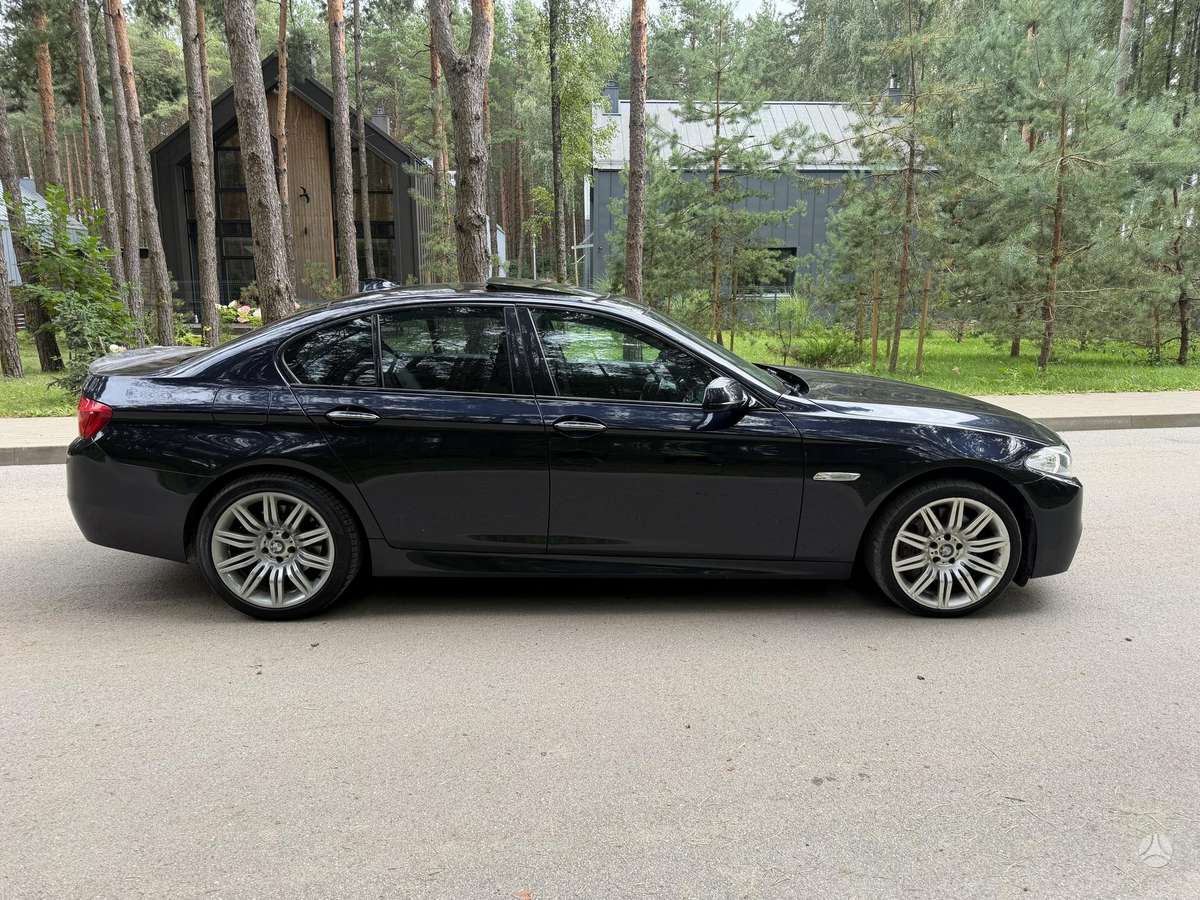 BMW 535, Седан